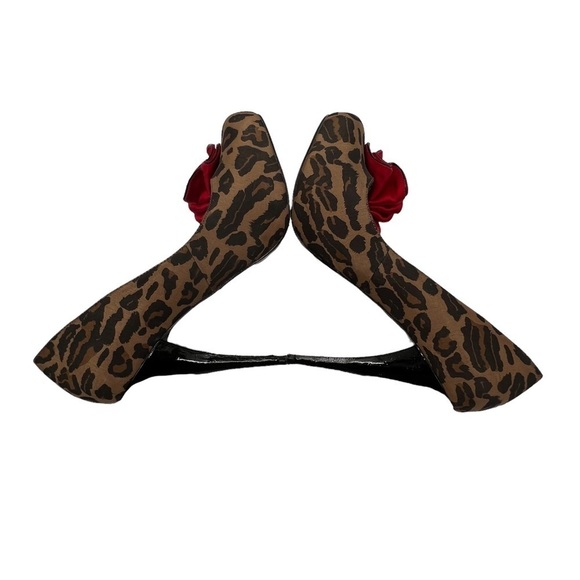 Steve Madden Brown Red Leopard Print Toppazz Ruffled Pumps Size 6.5 Women’s - Picture 4 of 8